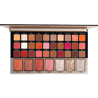 Character - Hypnotize Eyeshadow-Blusher-Highlighter Palette.