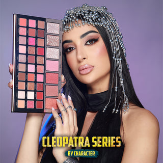 Character - Hypnotize Eyeshadow-Blusher-Highlighter Palette.